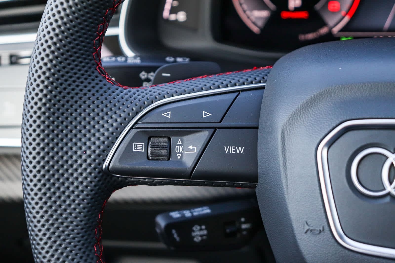 Thumbnail: 2026 Audi Q8 - 20