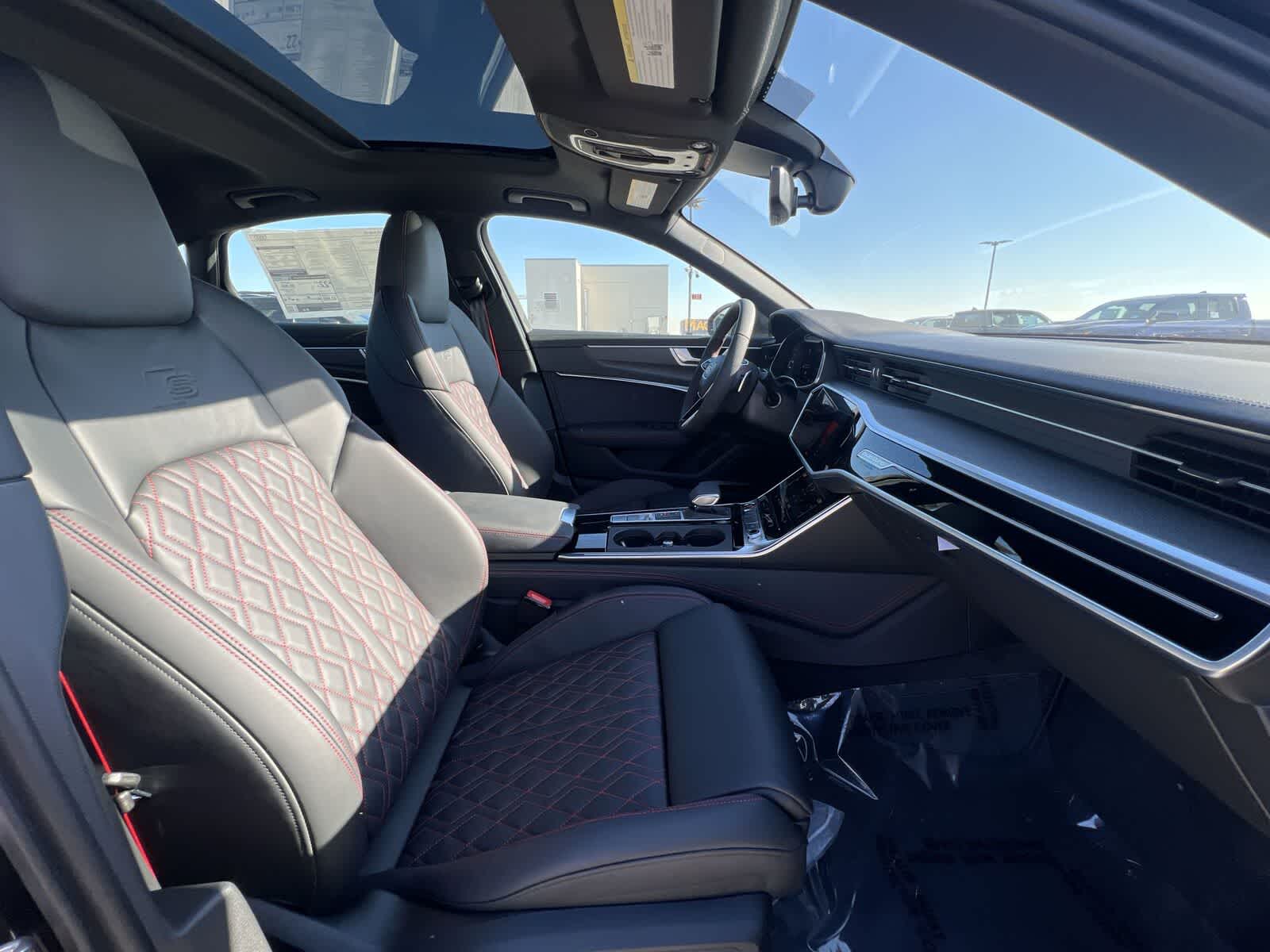 Thumbnail: 2025 Audi S6 - 14