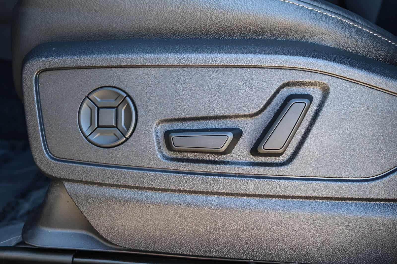 Thumbnail: 2025 Audi Q5 - 28