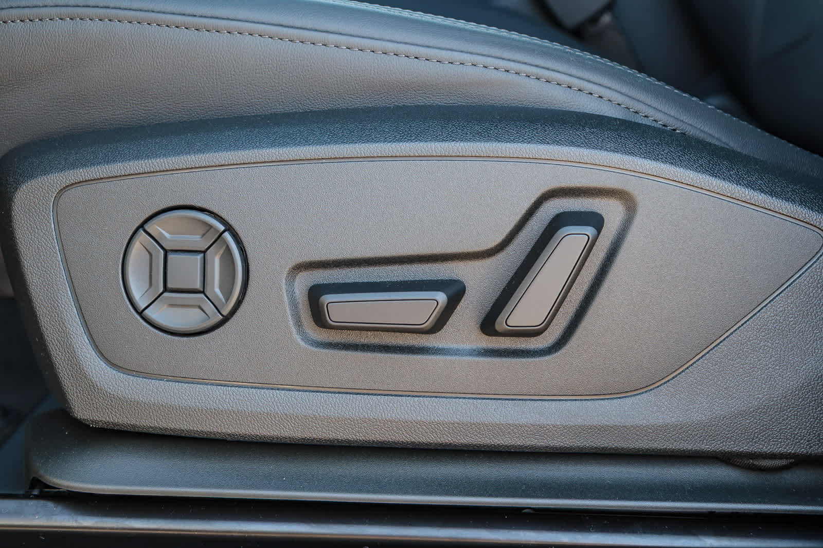 Thumbnail: 2025 Audi Q3 - 26