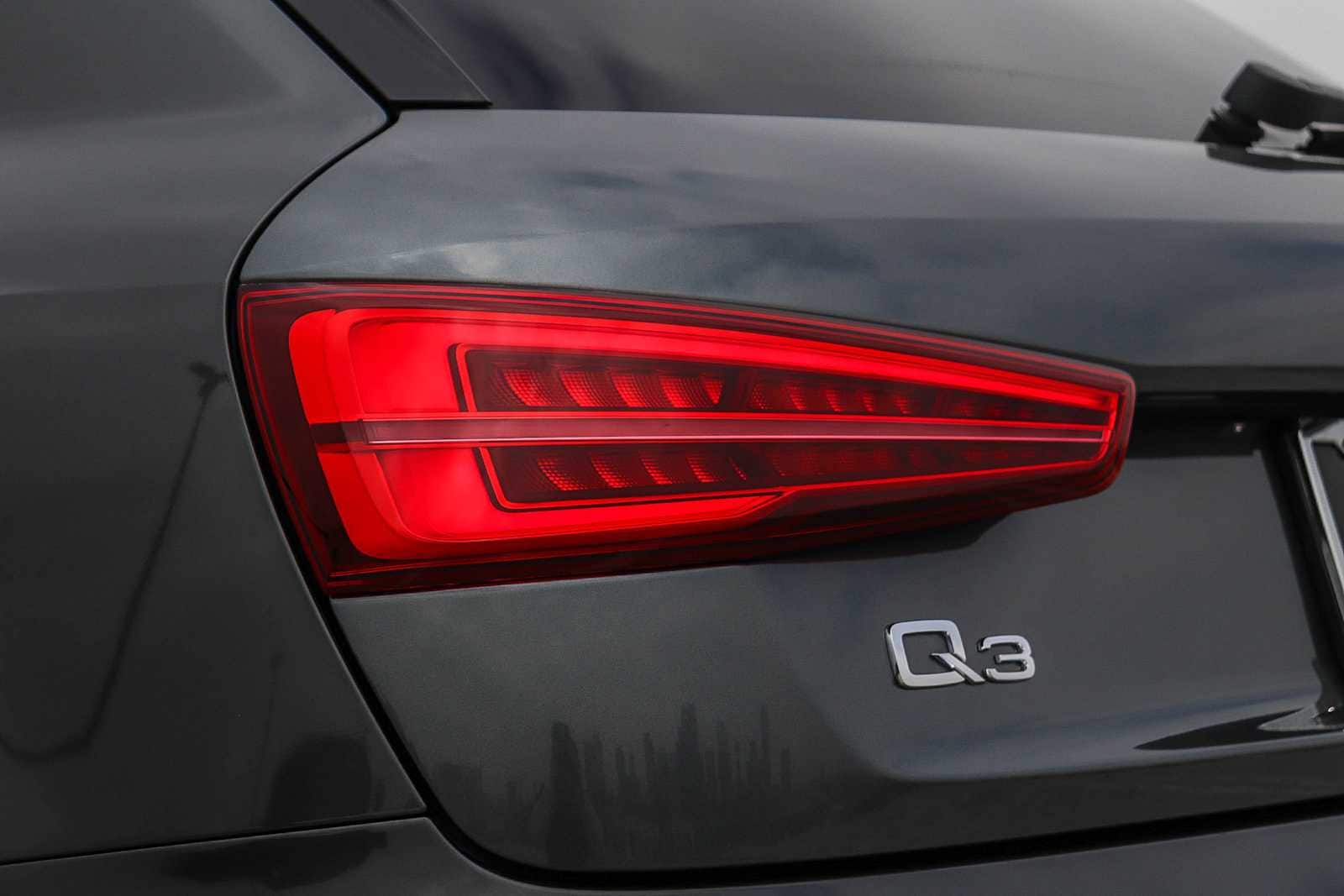 Thumbnail: 2018 Audi Q3 - 10
