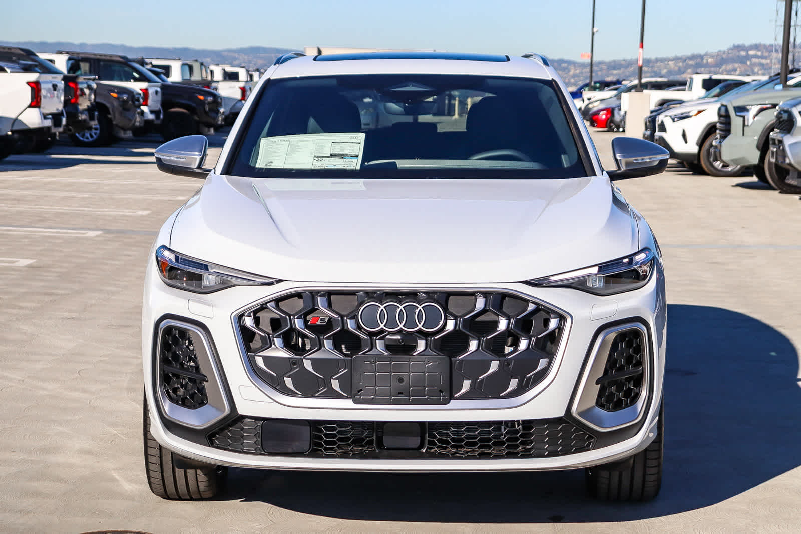 Thumbnail: 2025 Audi SQ5 - 2