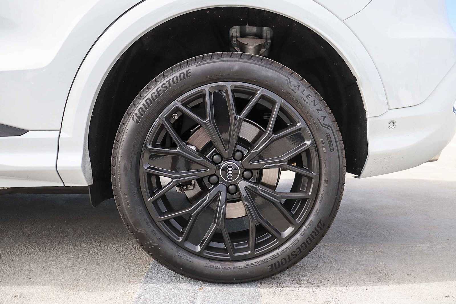 Thumbnail: 2025 Audi Q5 - 13