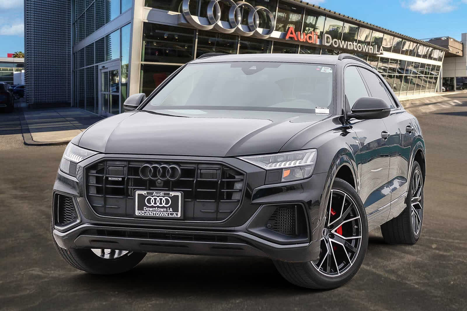 Thumbnail: 2023 Audi Q8 - 1