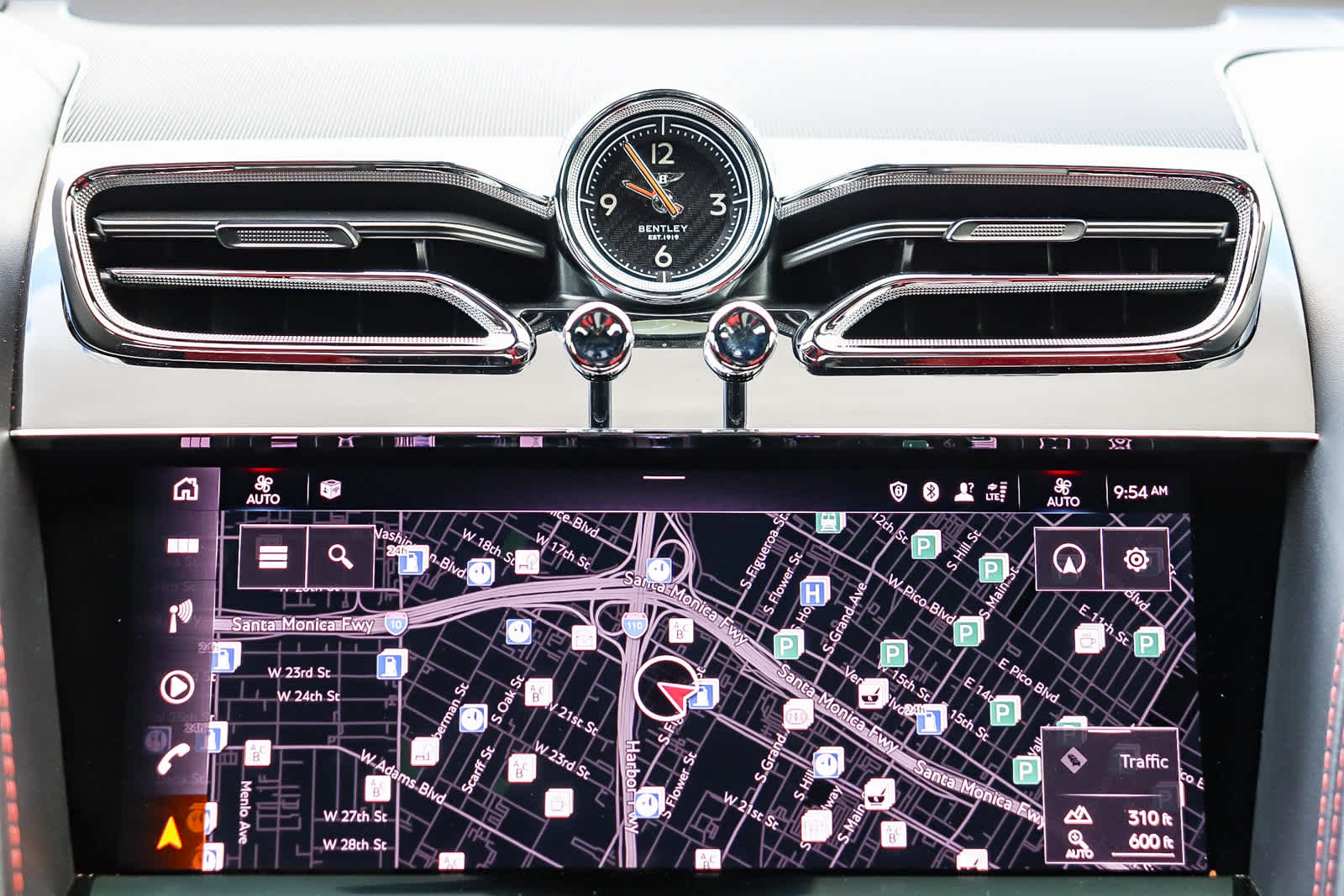 Thumbnail: 2021 Bentley Bentayga - 19