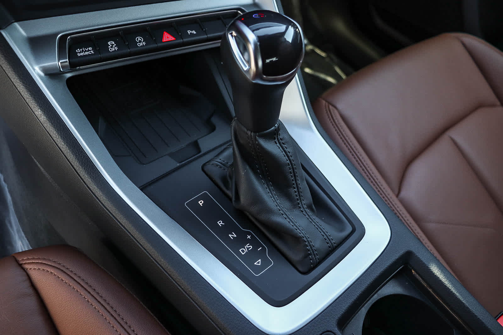 Thumbnail: 2025 Audi Q3 - 25