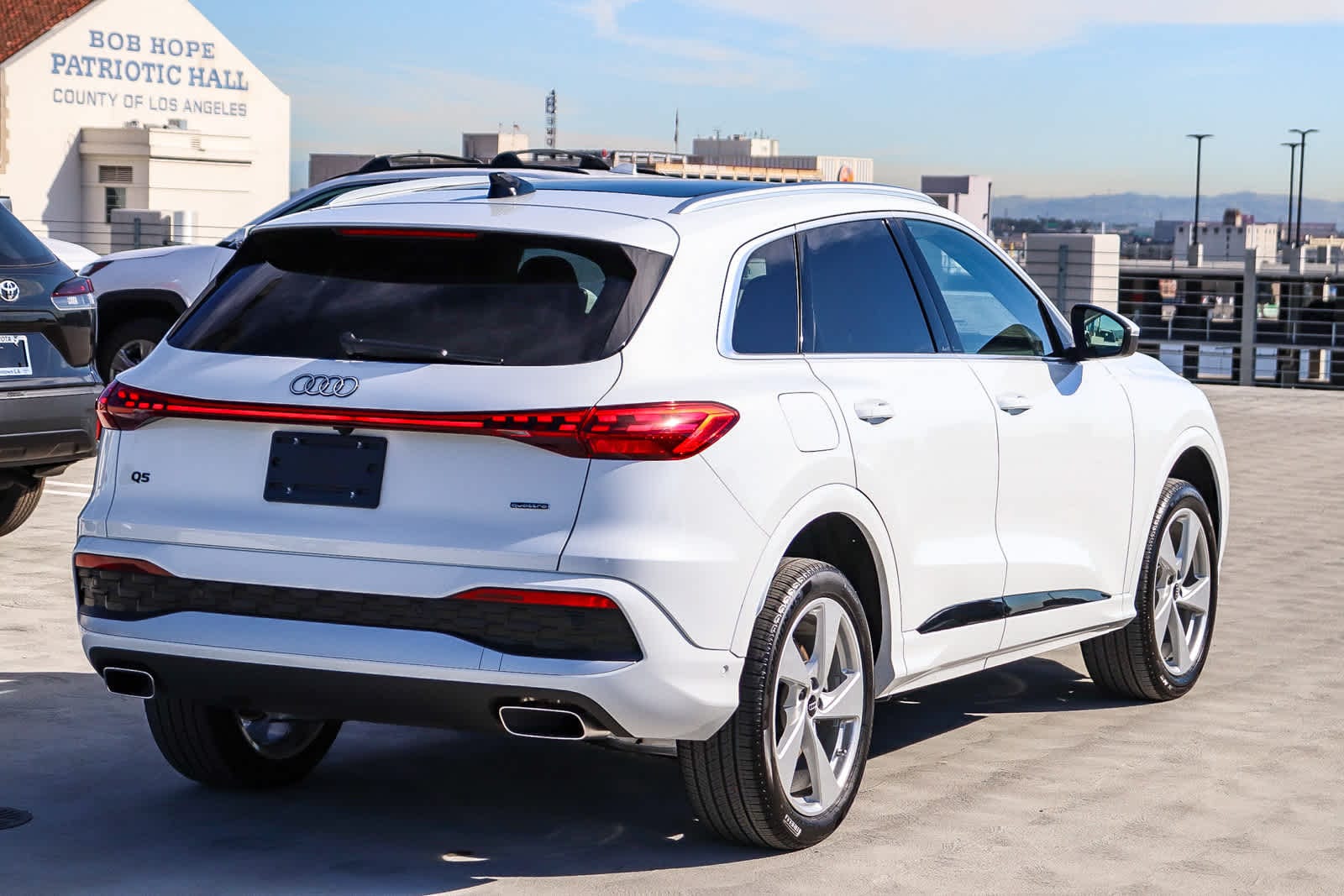 Thumbnail: 2025 Audi Q5 - 4