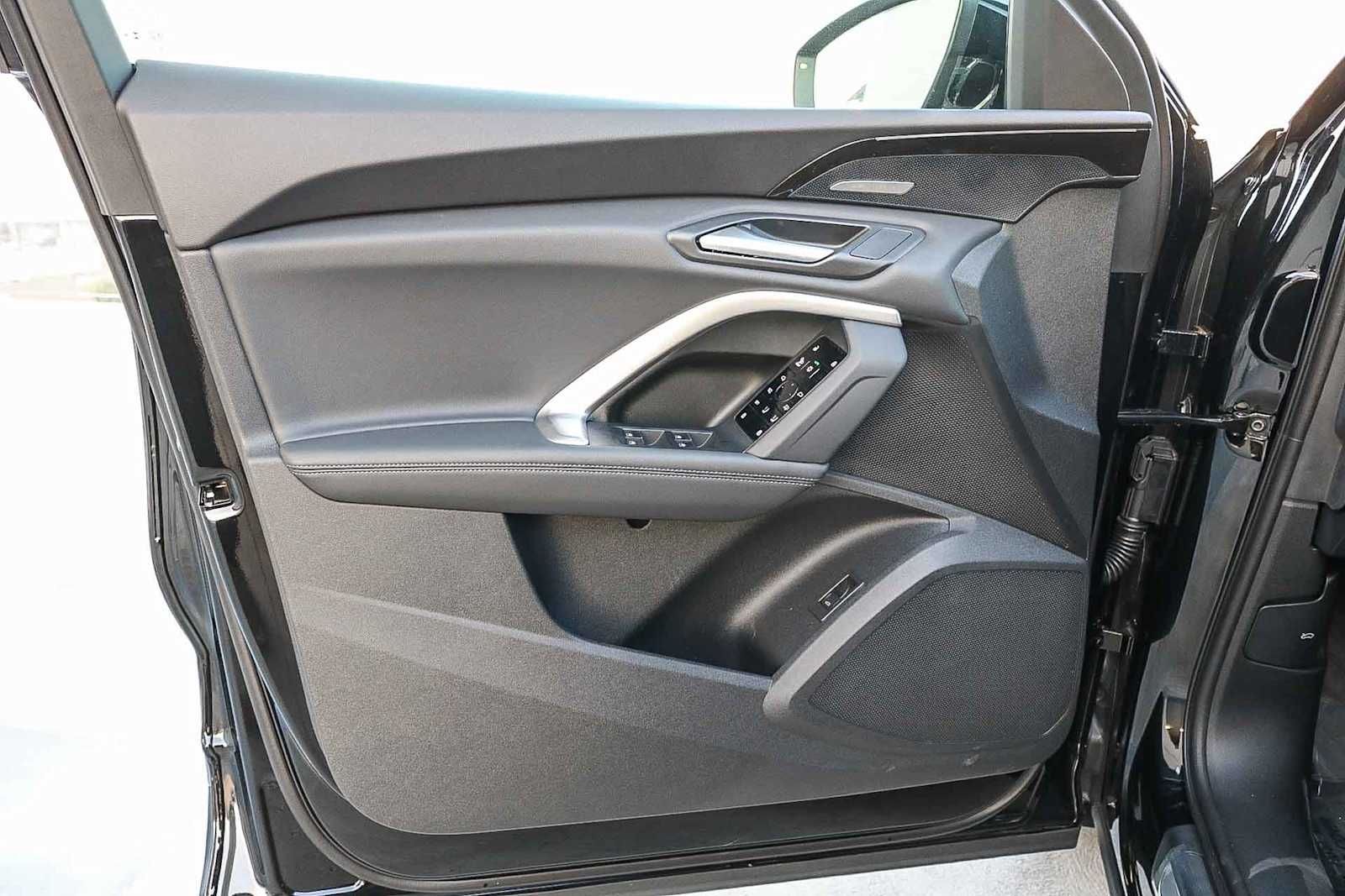 Thumbnail: 2025 Audi Q5 - 26