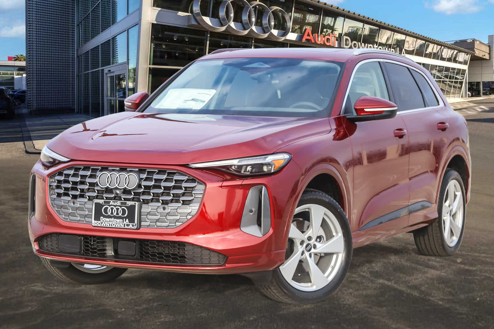 Thumbnail: 2025 Audi Q5 - 1