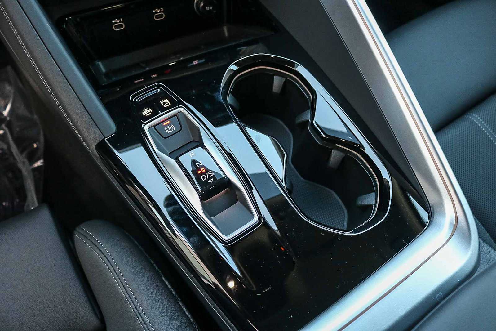 Thumbnail: 2025 Audi Q5 - 23