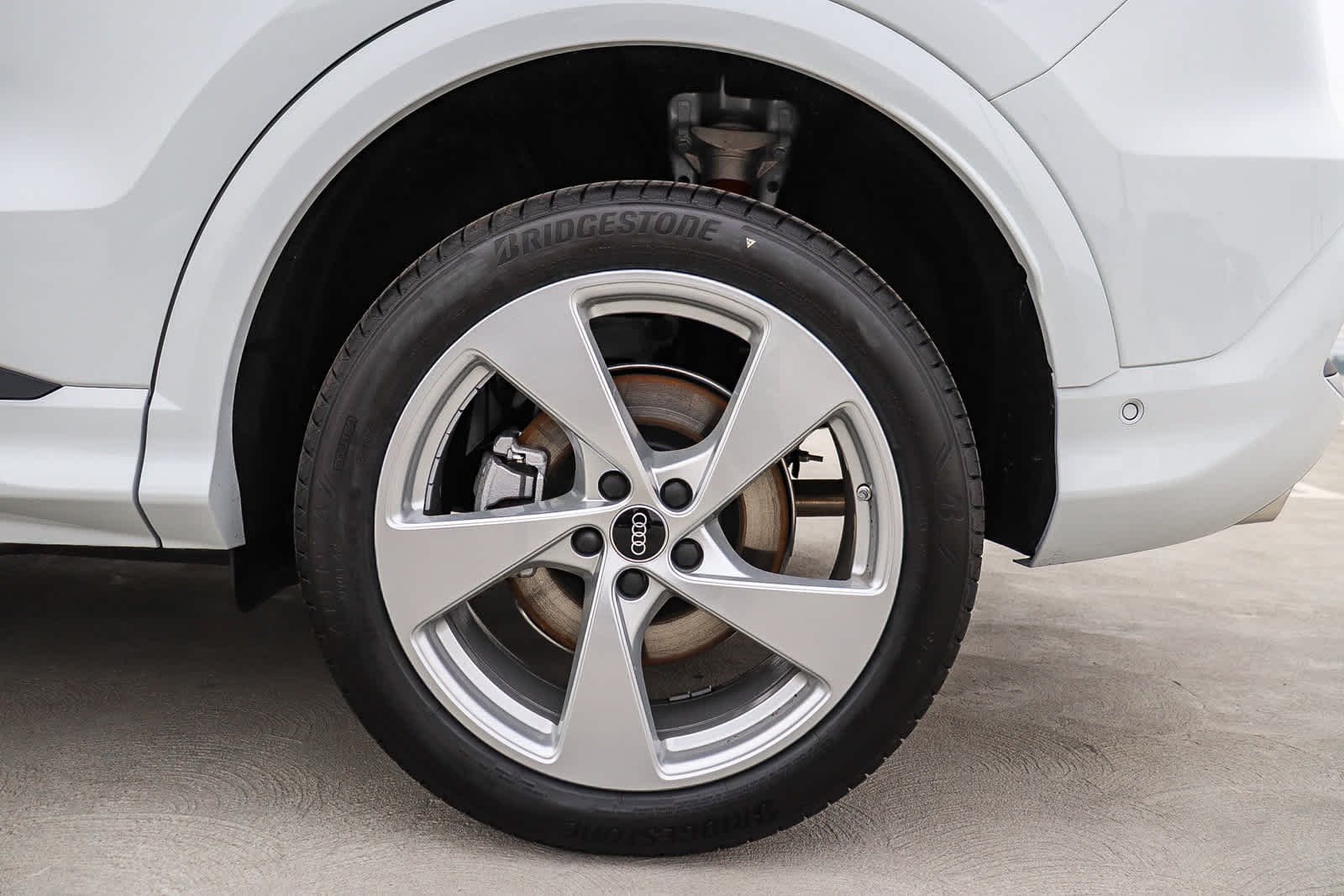 Thumbnail: 2025 Audi Q5 - 13