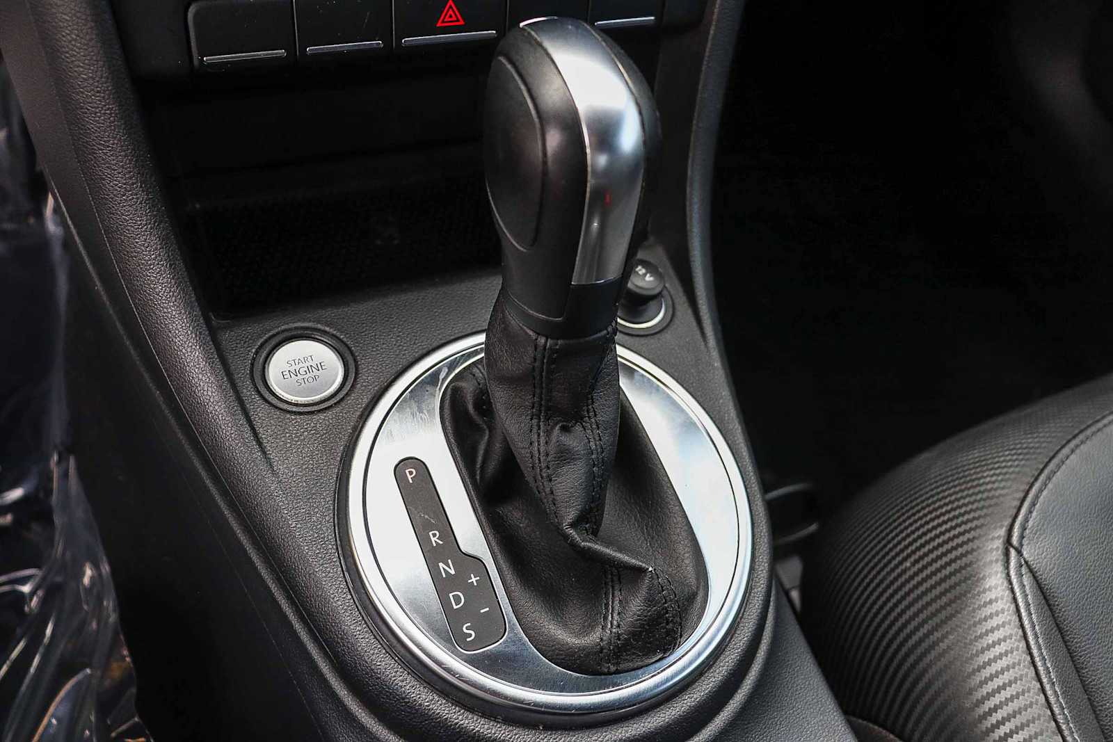 Thumbnail: 2012 Volkswagen Beetle - 26