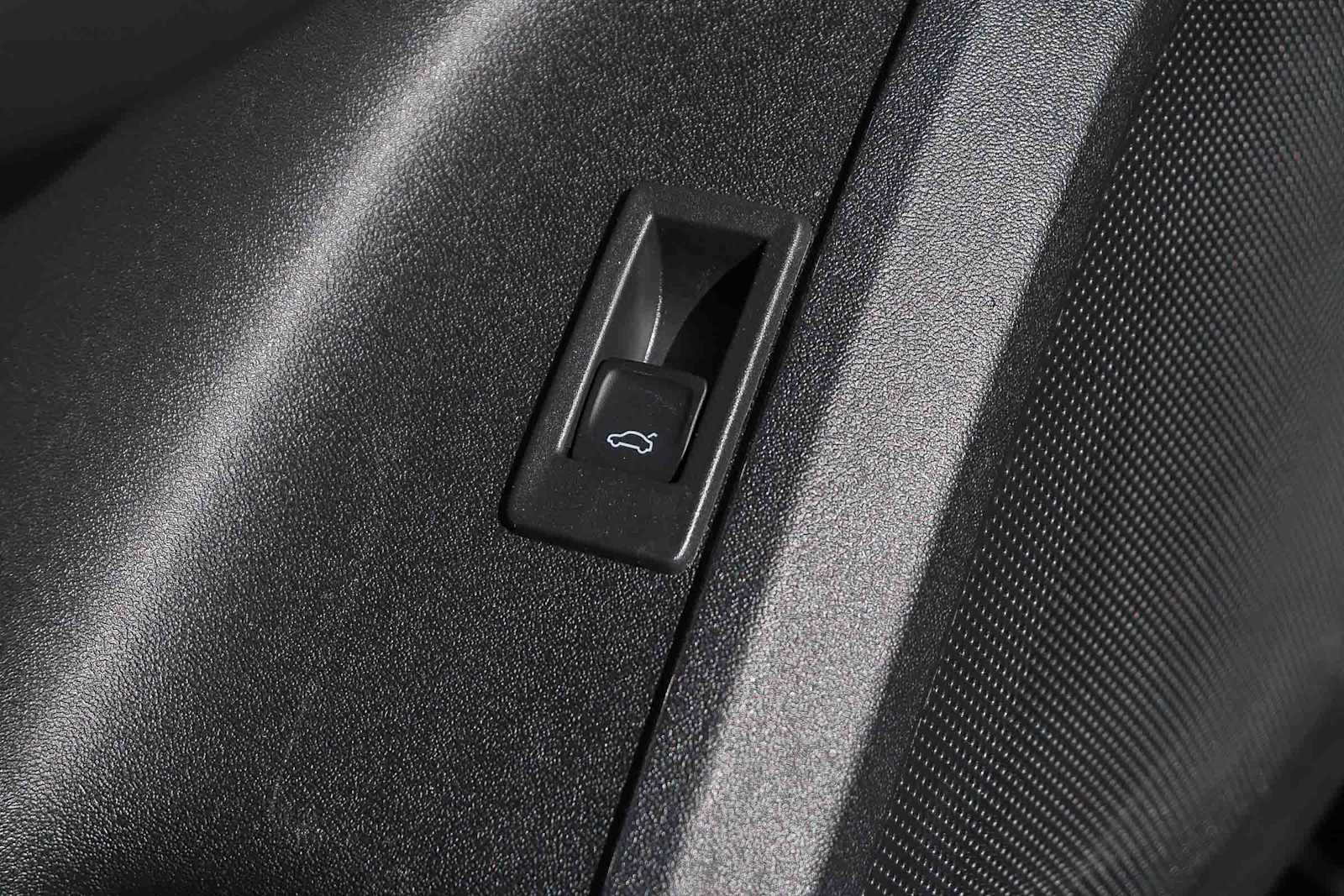 Thumbnail: 2025 Audi Q5 - 27