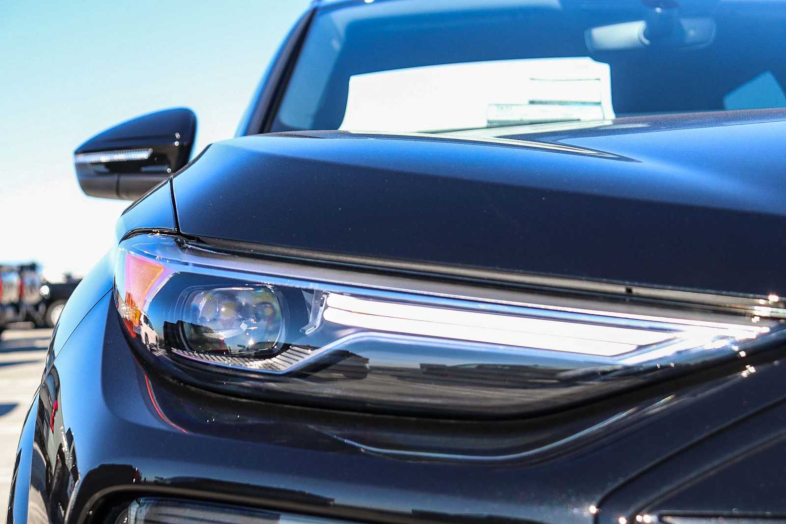 Thumbnail: 2025 Audi Q6 e-tron - 9