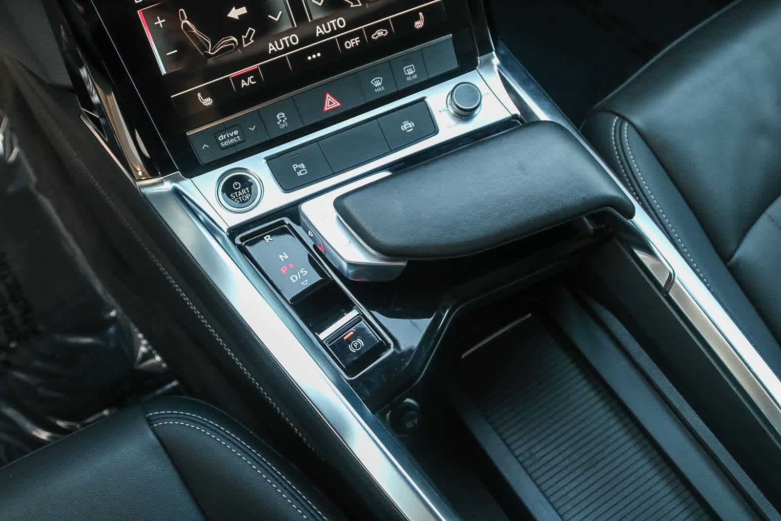 Thumbnail: 2022 Audi e-tron - 19