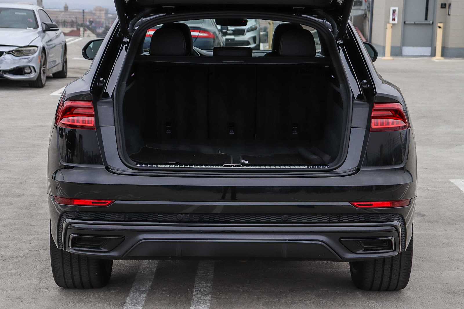 Thumbnail: 2023 Audi Q8 - 37