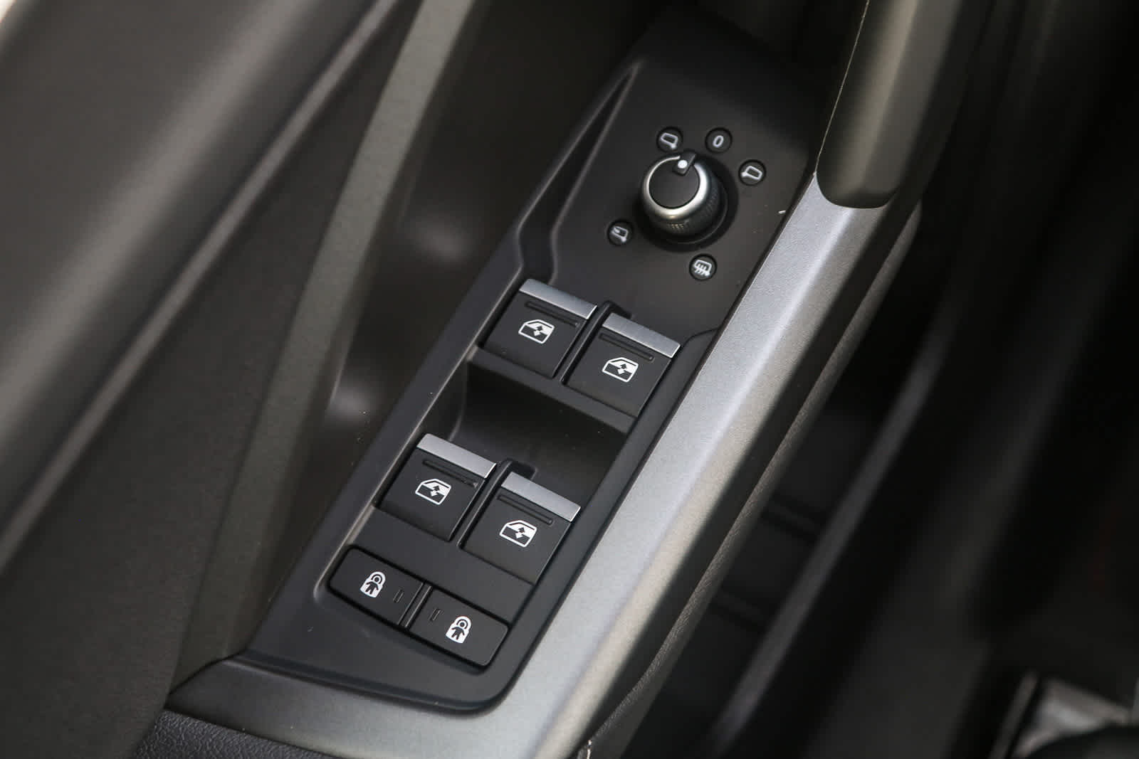 Thumbnail: 2025 Audi Q3 - 35