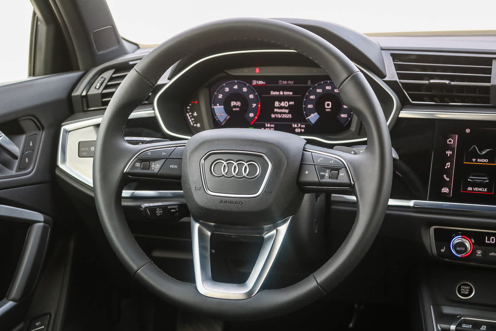 Thumbnail: 2025 Audi Q3 - 21