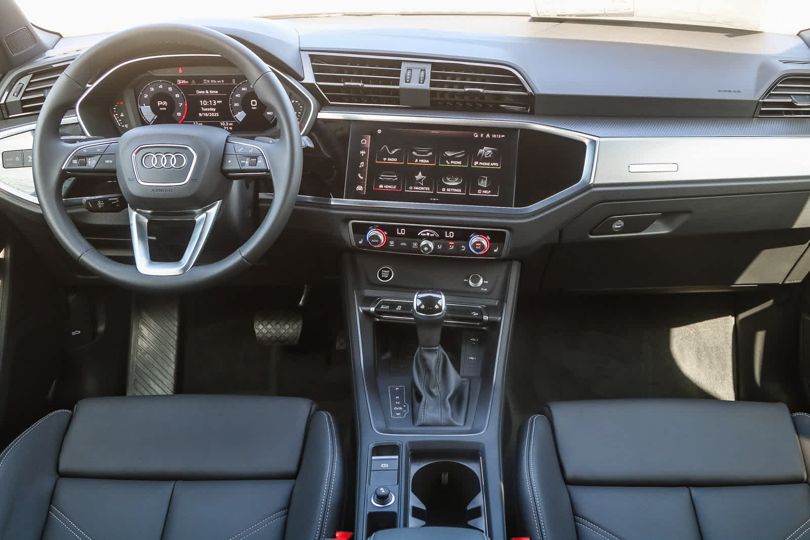 Thumbnail: 2025 Audi Q3 - 17