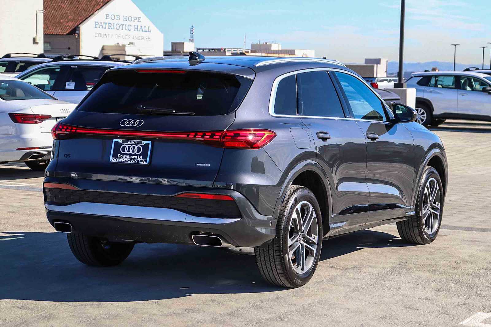 Thumbnail: 2025 Audi Q5 - 4