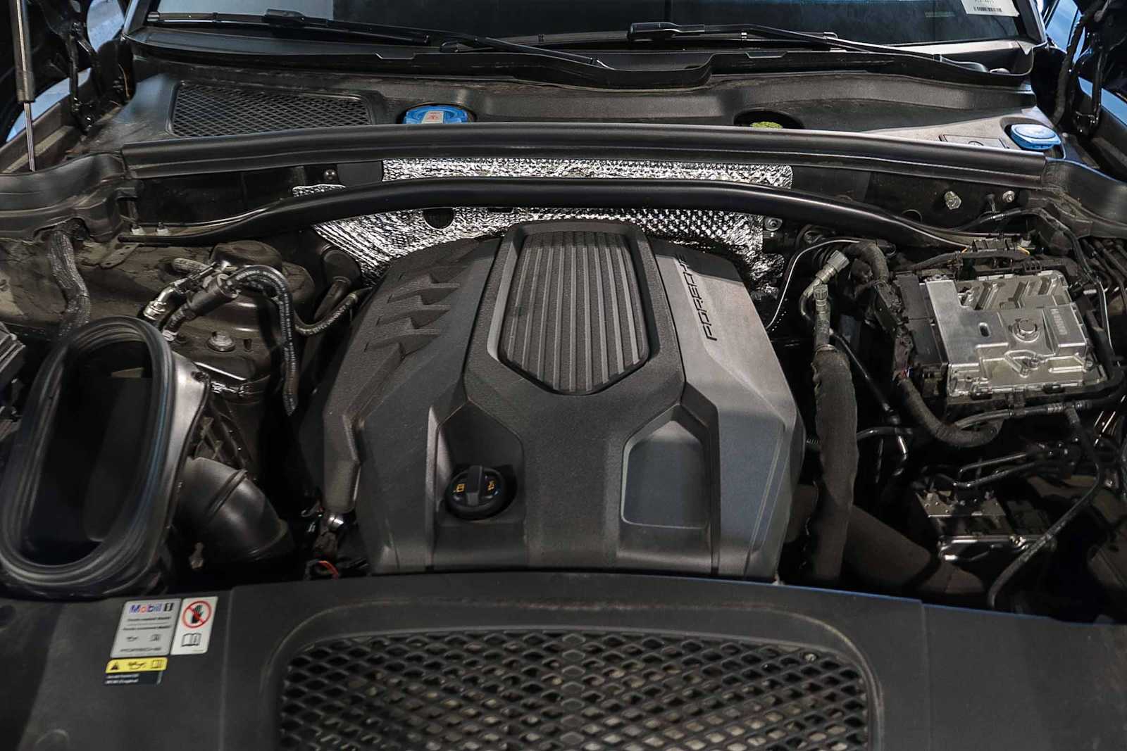 Thumbnail: 2023 Porsche Macan - 40