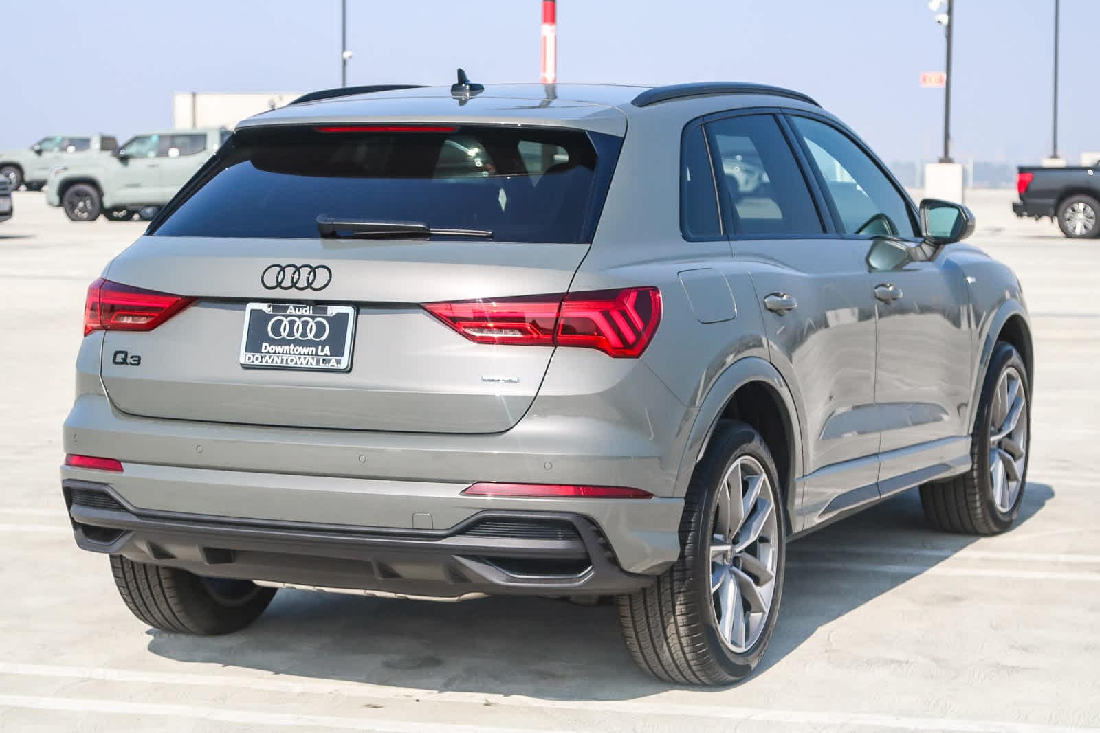 Thumbnail: 2025 Audi Q3 - 8