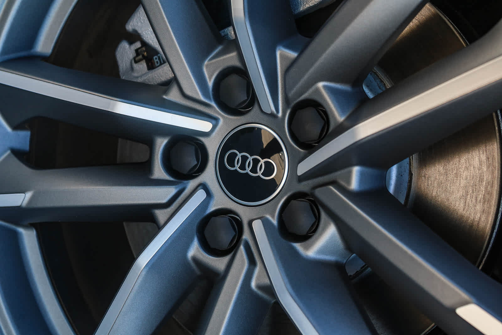 Thumbnail: 2025 Audi Q3 - 16