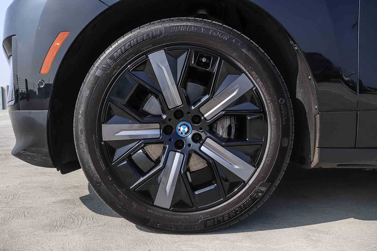 Thumbnail: 2024 BMW iX - 13