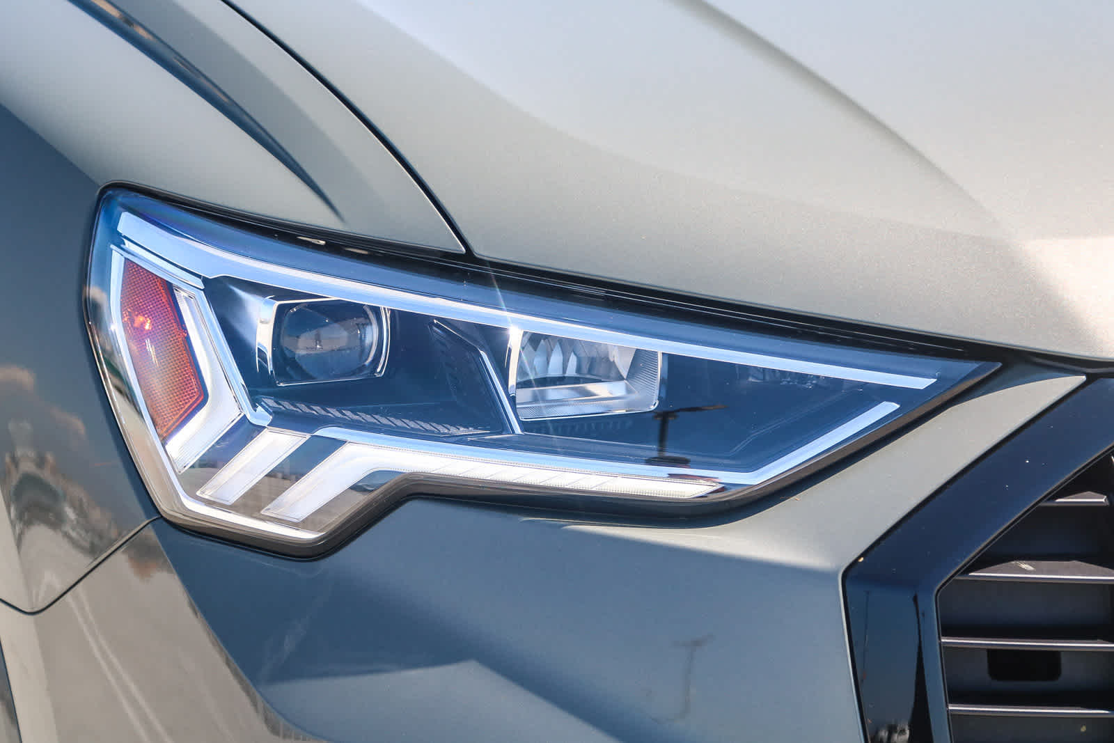 Thumbnail: 2025 Audi Q3 - 4