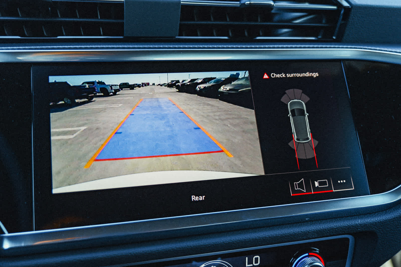 Thumbnail: 2025 Audi Q3 - 22