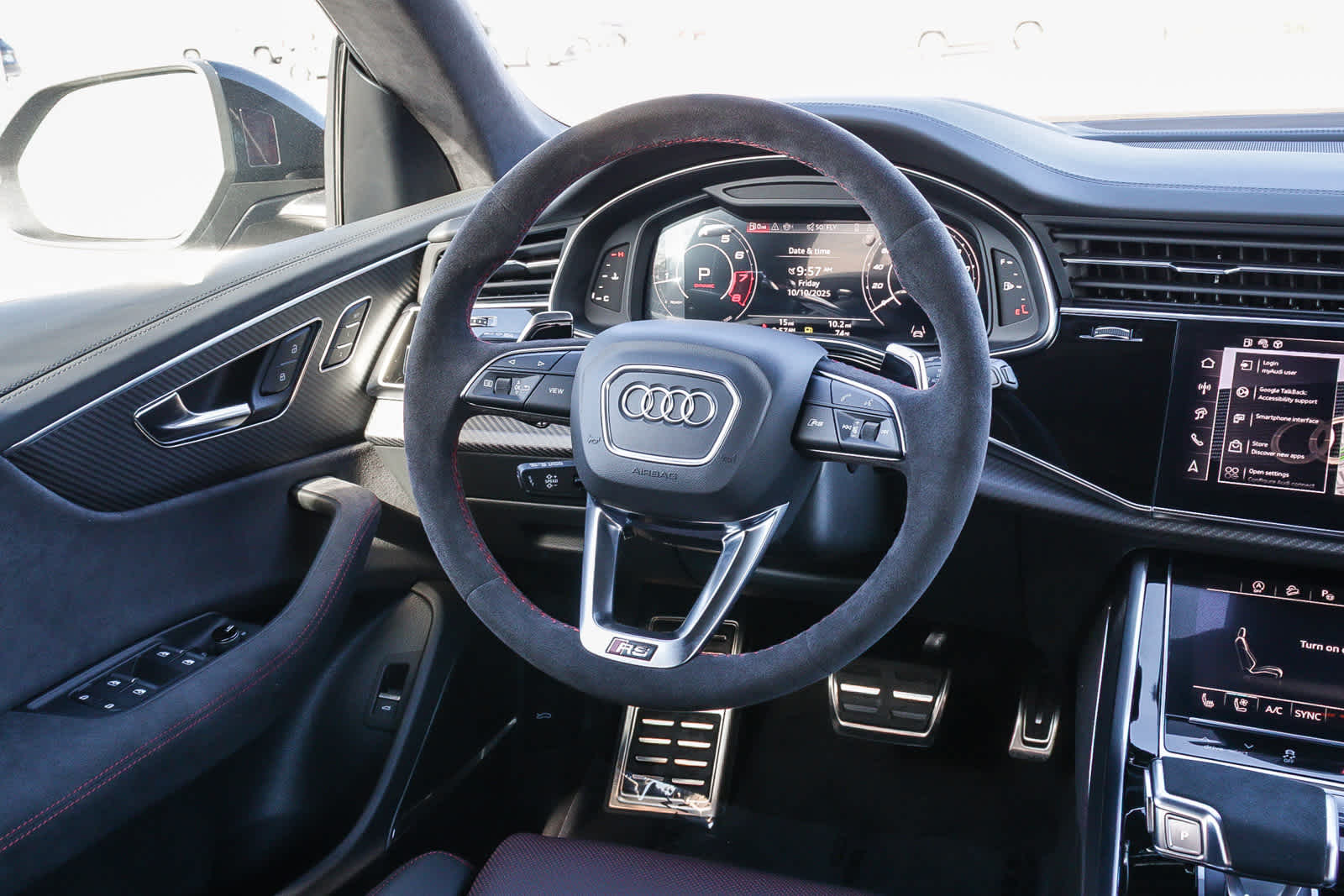 Thumbnail: 2025 Audi RS Q8 - 14