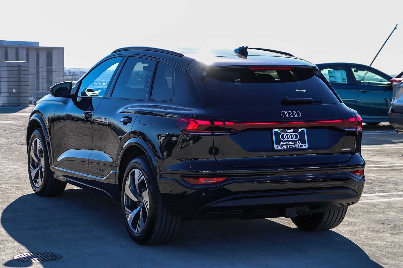 Thumbnail: 2025 Audi Q6 e-tron - 6