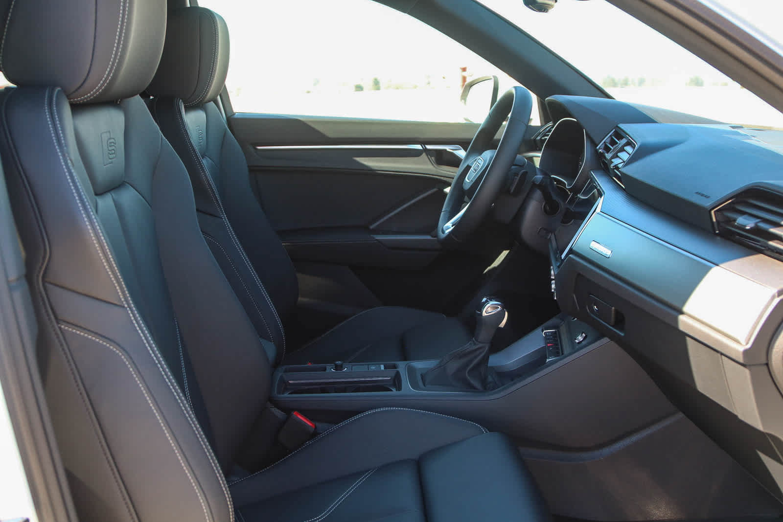 Thumbnail: 2025 Audi Q3 - 25