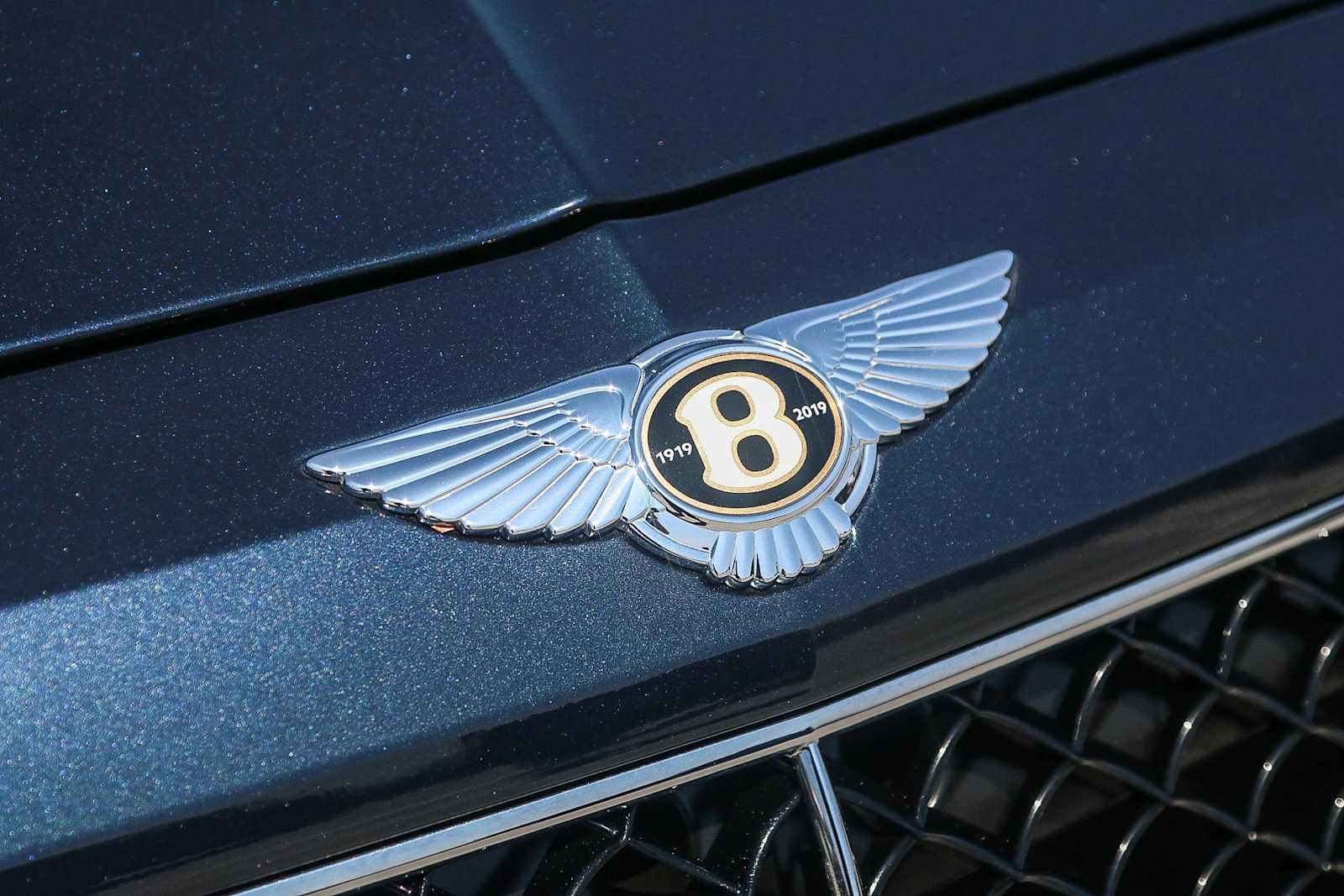 Thumbnail: 2019 Bentley Bentayga - 6