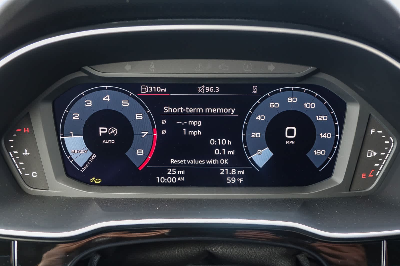 Thumbnail: 2025 Audi Q3 - 23