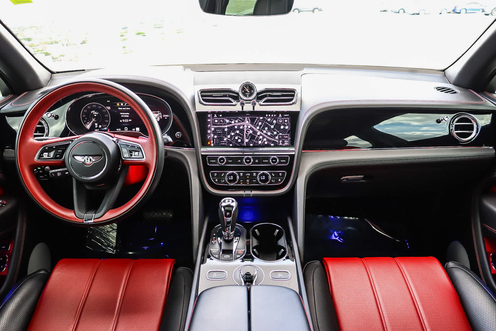 Thumbnail: 2021 Bentley Bentayga - 16