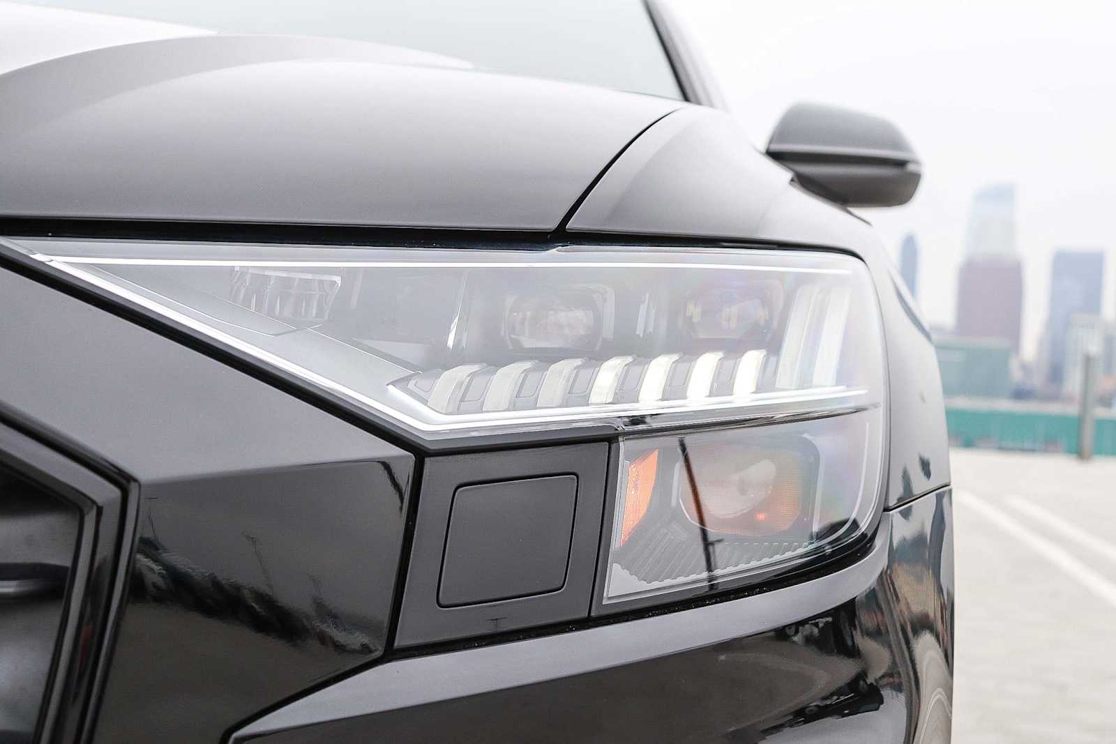 Thumbnail: 2023 Audi Q8 - 7
