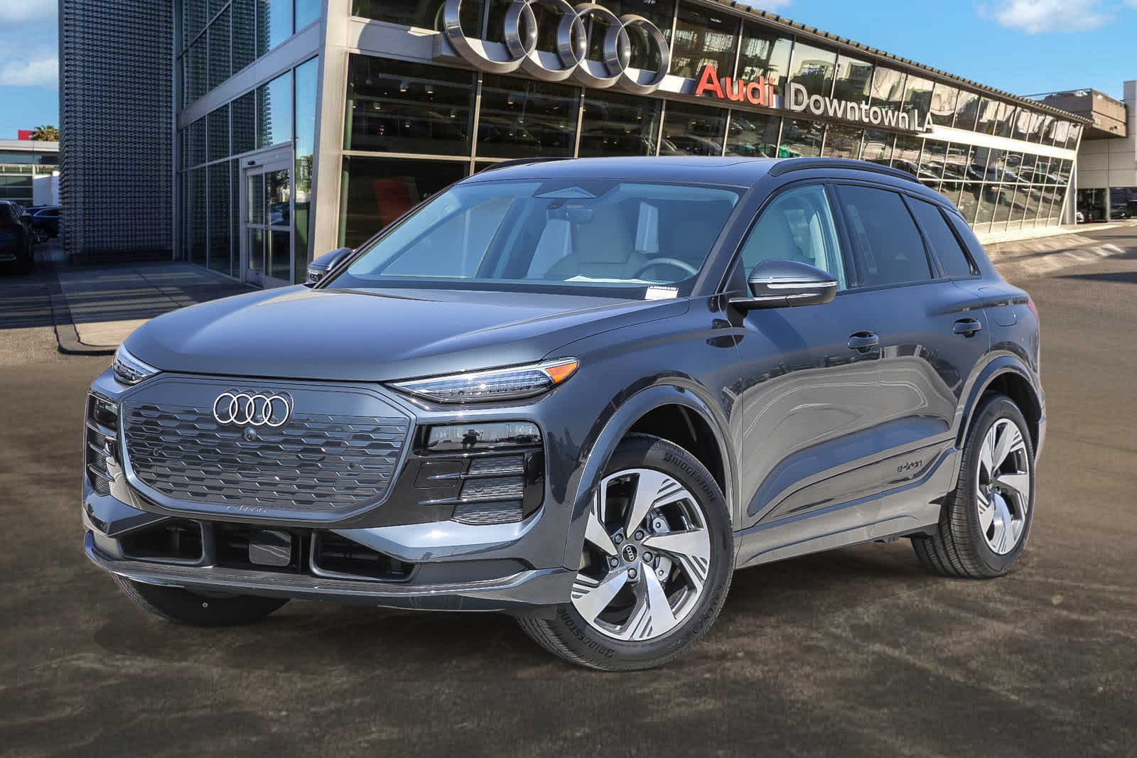 Thumbnail: 2025 Audi Q6 e-tron - 1