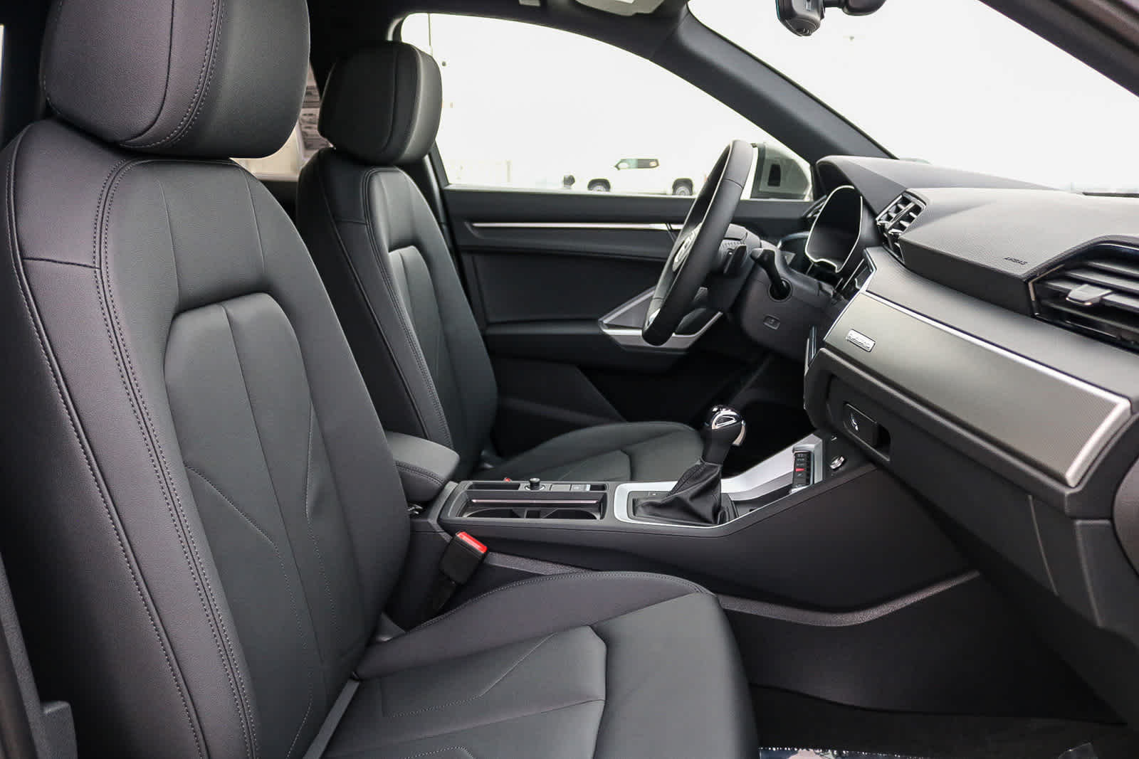 Thumbnail: 2025 Audi Q3 - 25