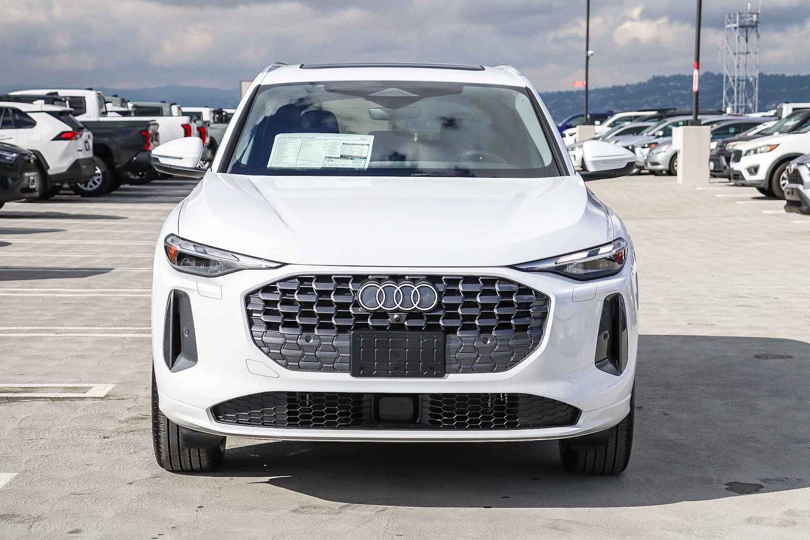 Thumbnail: 2025 Audi Q5 - 2