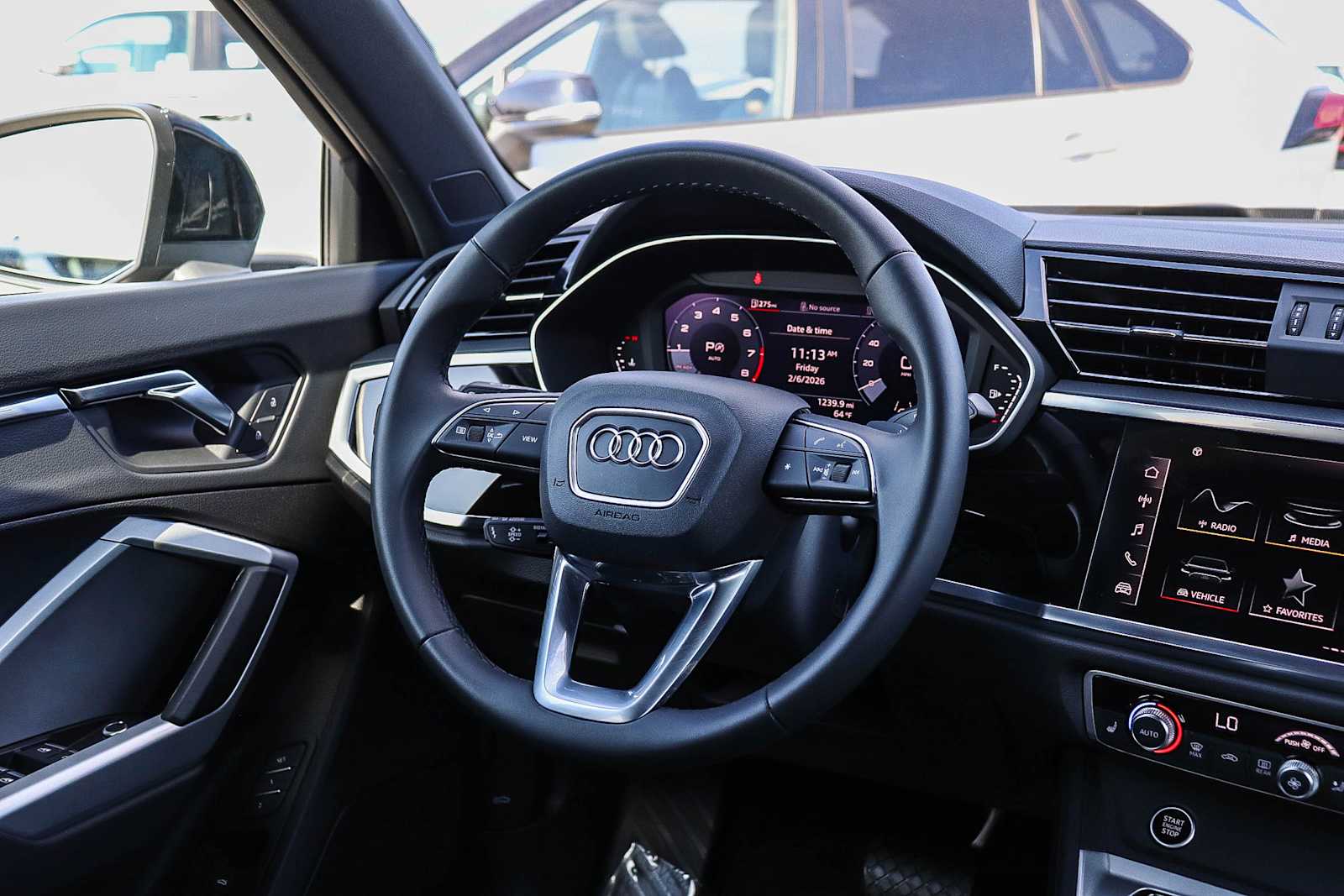Thumbnail: 2025 Audi Q3 - 22