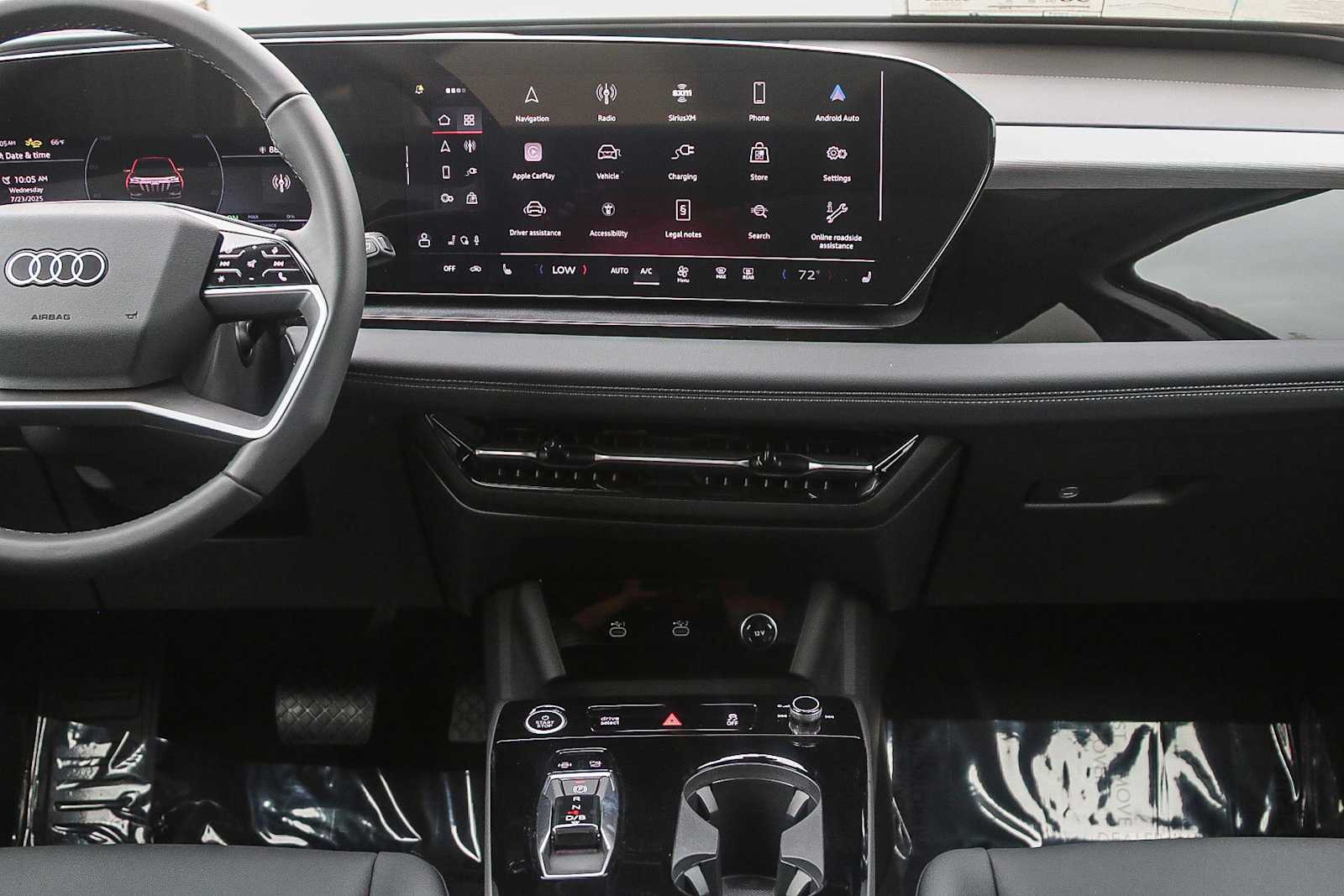 Thumbnail: 2025 Audi Q6 e-tron - 13