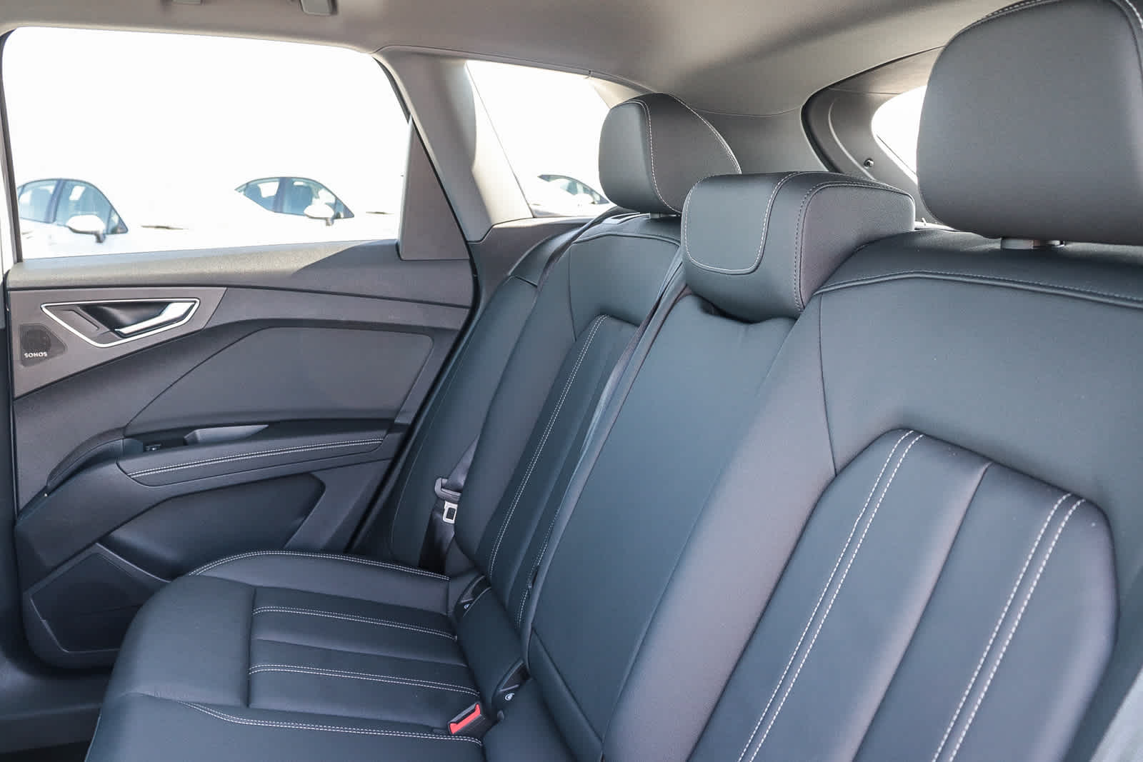 Thumbnail: 2023 Audi Q4 e-tron - 25