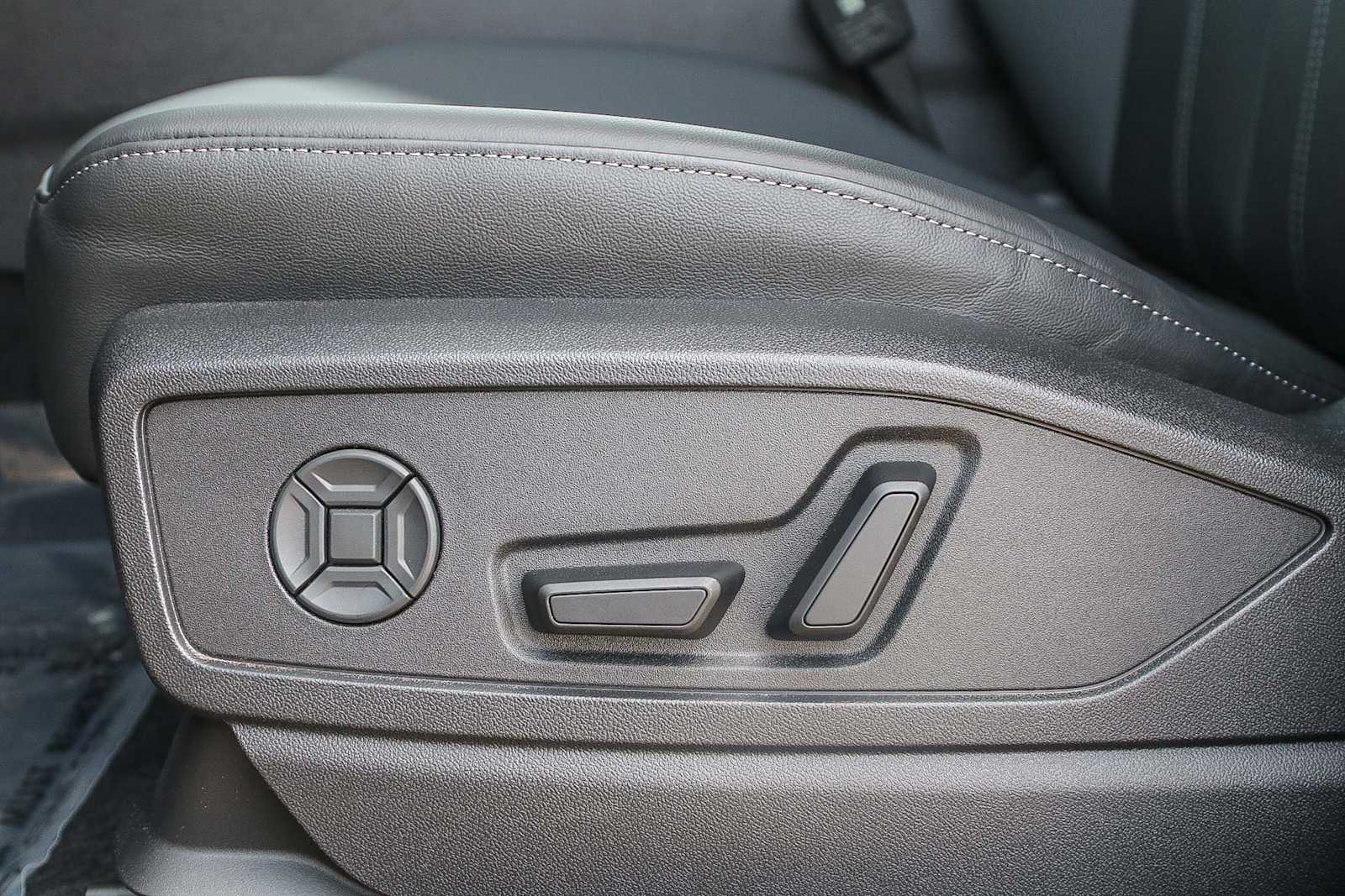 Thumbnail: 2025 Audi Q5 - 20