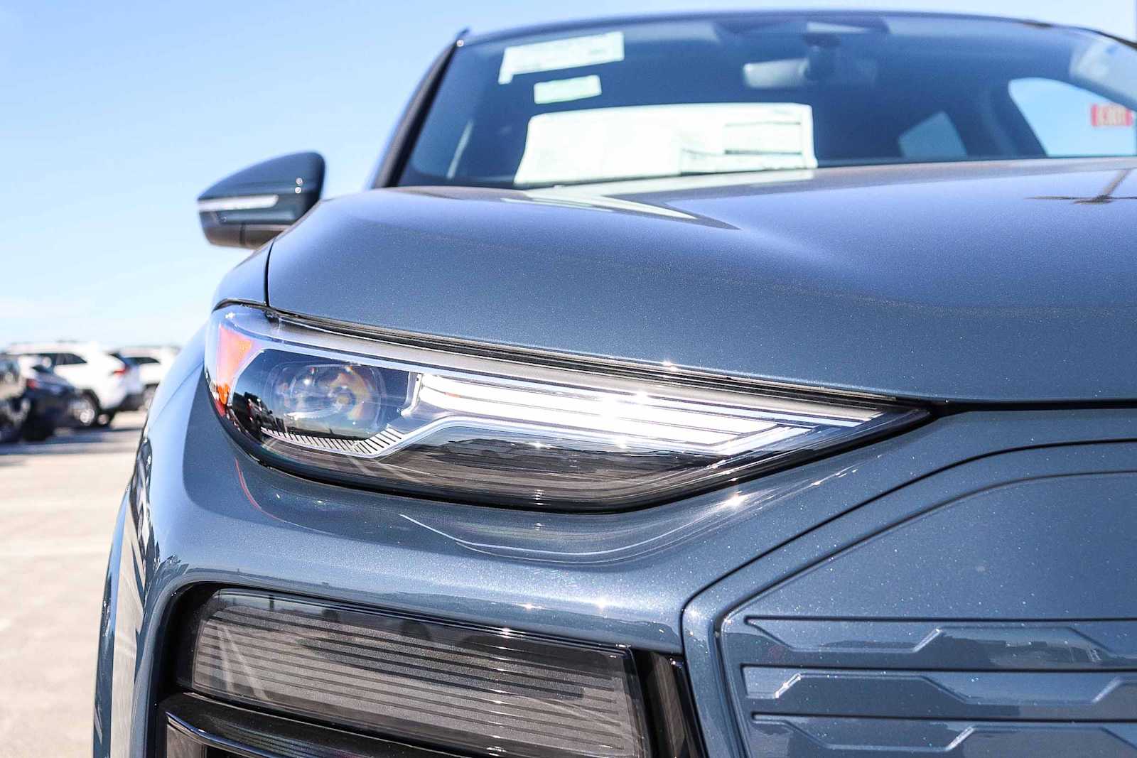 Thumbnail: 2025 Audi Q6 e-tron - 9