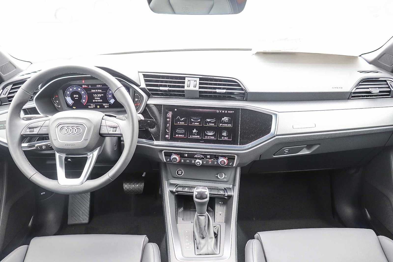 Thumbnail: 2025 Audi Q3 - 13