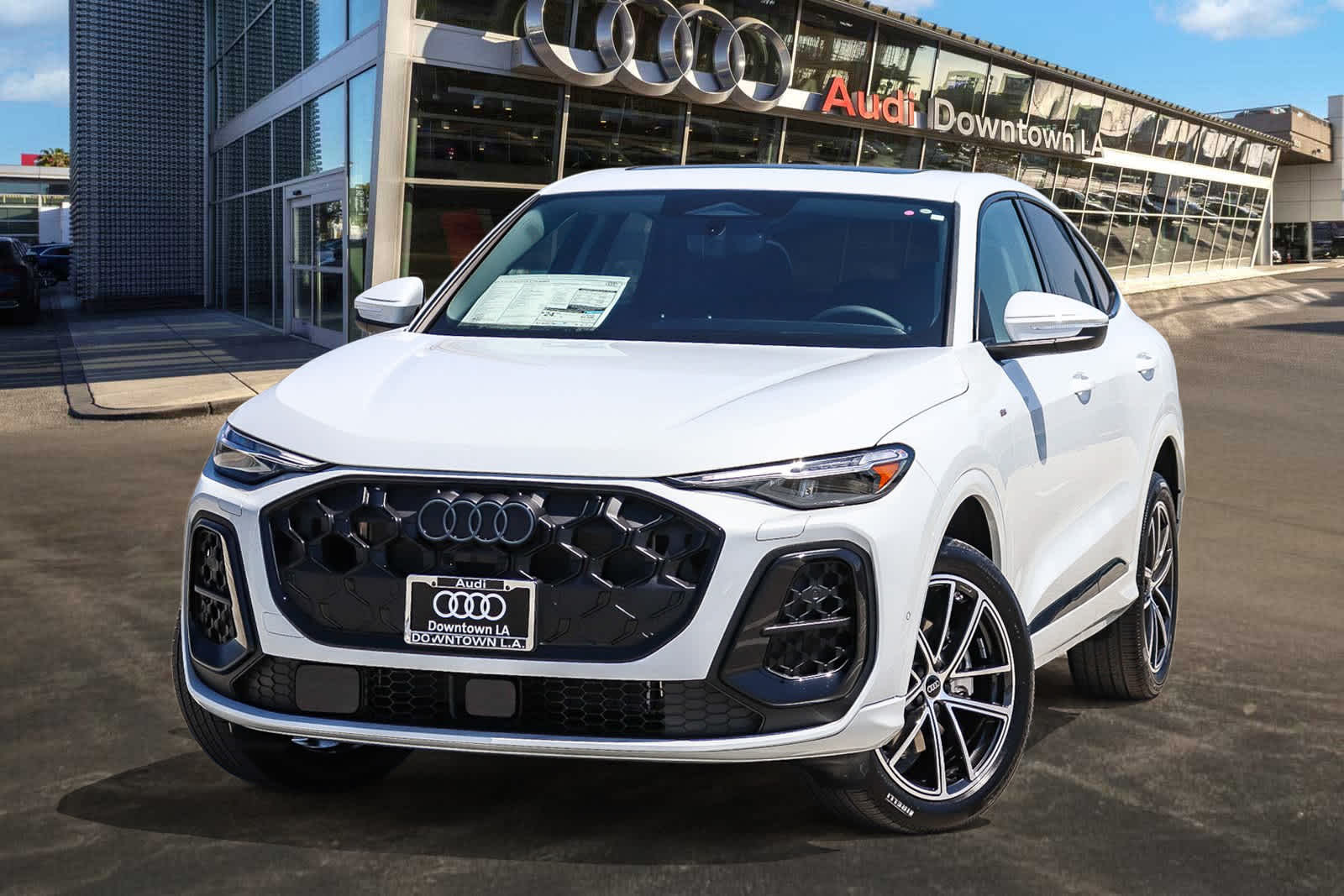 Thumbnail: 2026 Audi Q5 - 1