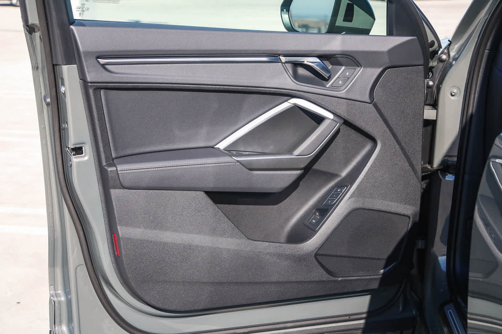 Thumbnail: 2025 Audi Q3 - 33