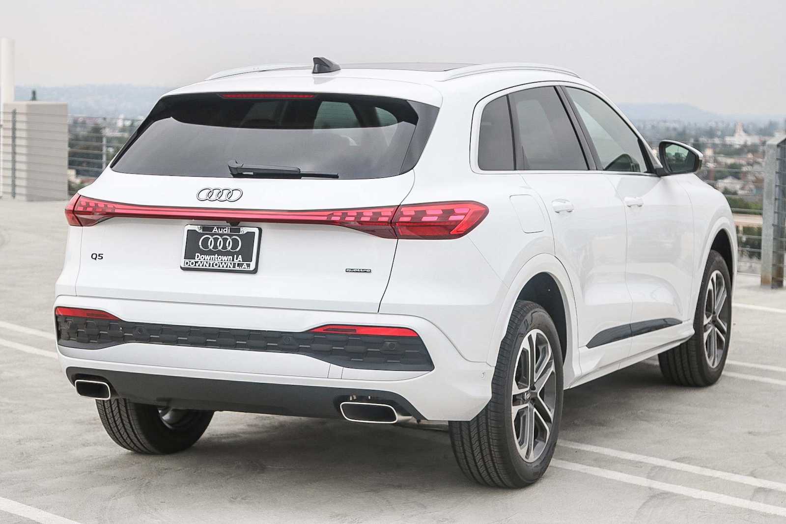 Thumbnail: 2025 Audi Q5 - 8