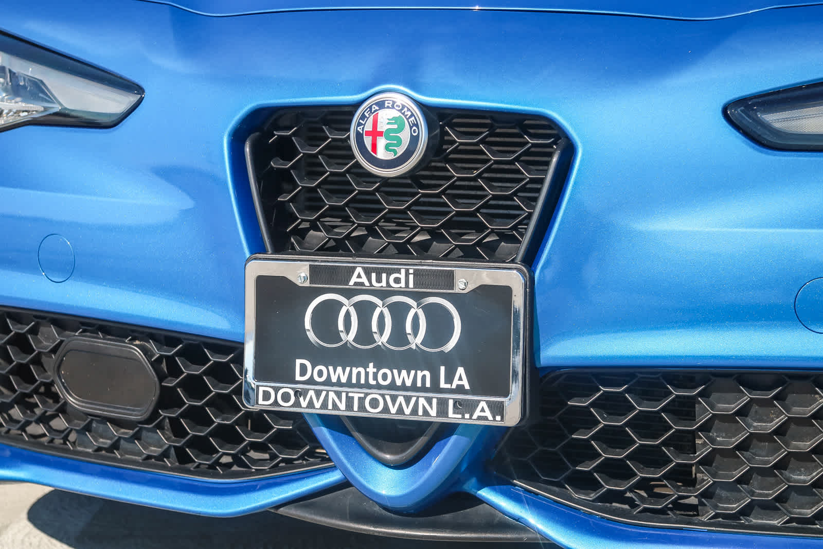 Thumbnail: 2019 Alfa Romeo Giulia - 6